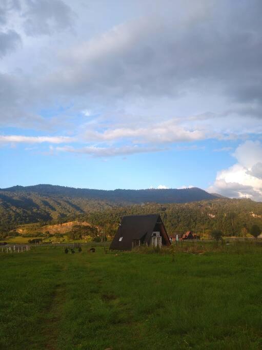 Pe Na Picada, Chale Em Urubici. Estilo E Conforto Em Uma Das Cidades Mais Frias Do Brasil! Exterior photo